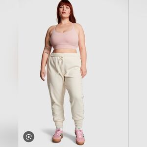 Victorias Secret Wildflower Creamer White Fleece Jogger Pants Size Large New